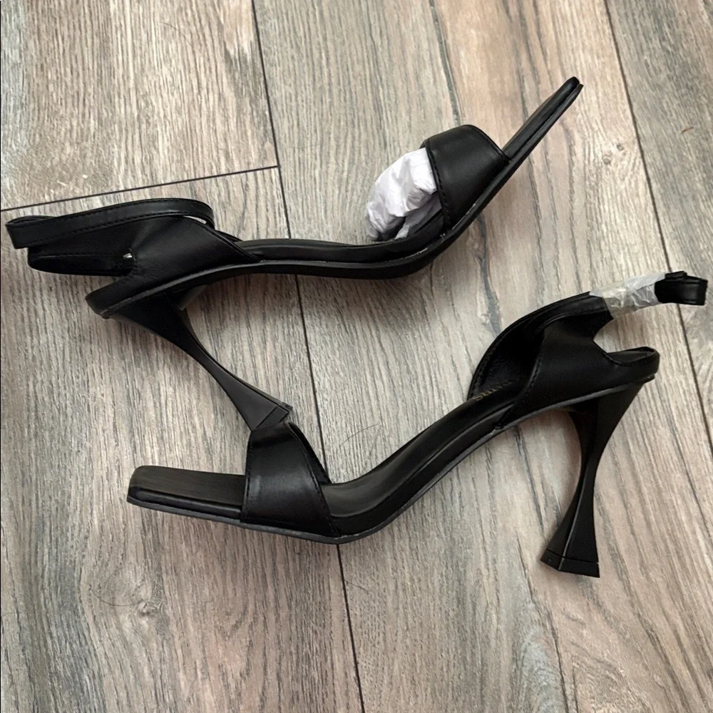 Dream Pairs Black Strappy Heels - Picture 3 of 4